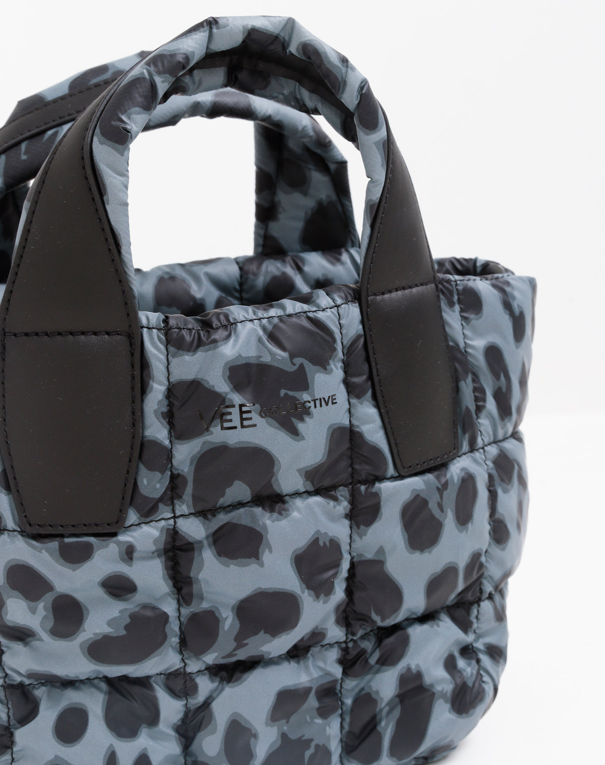 VEE COLLECTIVE Tasche